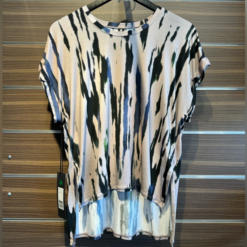 NWT Noli Thrive Tee Acadia Mulitcolor